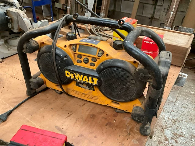 Werfradio dewalt dc011 - afbeelding 2 van  6