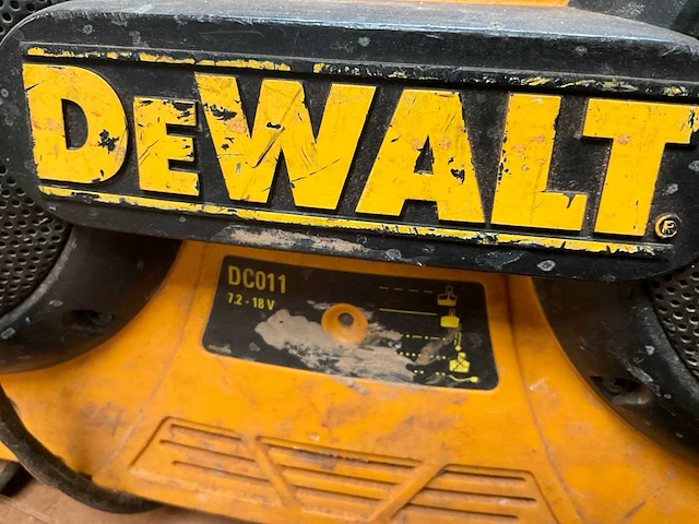 Werfradio dewalt dc011 - afbeelding 4 van  6