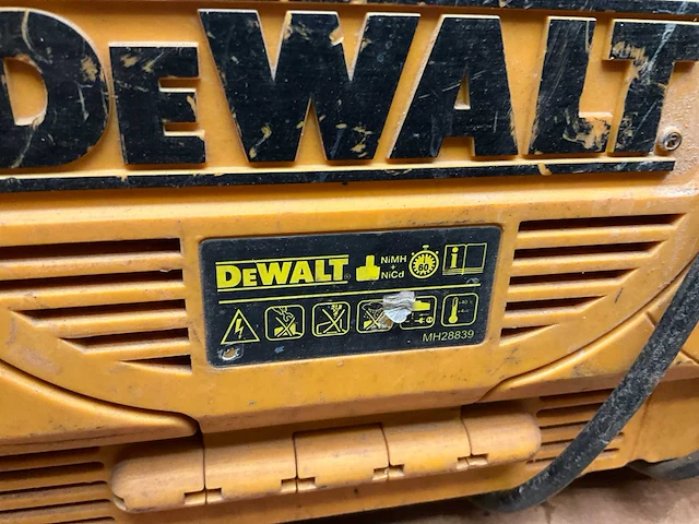 Werfradio dewalt dc011 - afbeelding 6 van  6