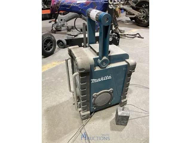 Werfradio makita - afbeelding 2 van  4