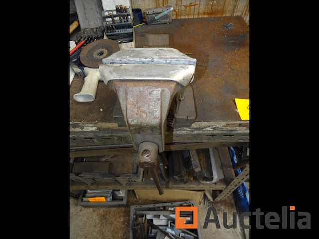 Werkbank, bankschroef, tafel - afbeelding 1 van  3
