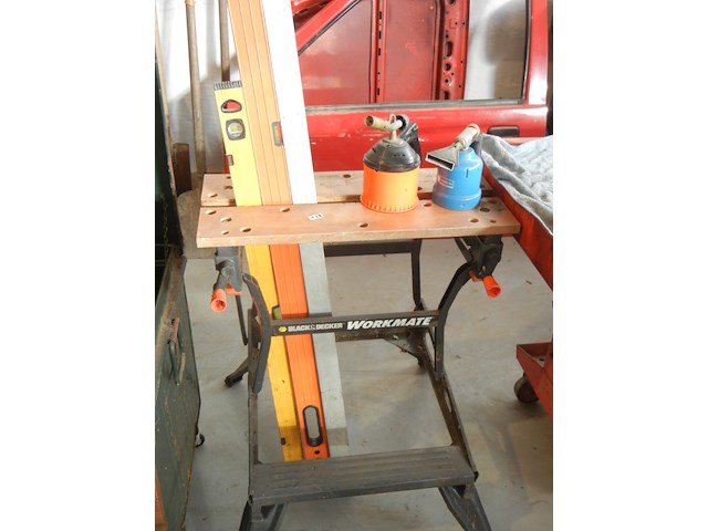 Werkbank black en dekker, drie waterpassen, 2 gasbranders - afbeelding 1 van  1