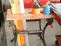 Werkbank black en dekker, drie waterpassen, 2 gasbranders - afbeelding 1 van  1