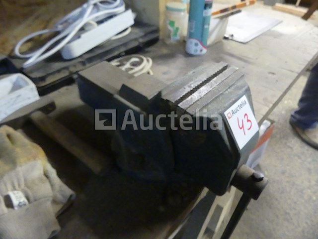 Werkbank en inhoud van de plank - afbeelding 3 van  14