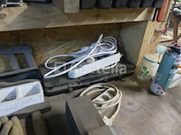 Werkbank en inhoud van de plank - afbeelding 4 van  14