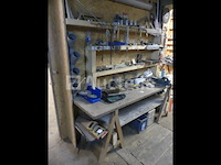 Werkbank en inhoud van de plank - afbeelding 7 van  14