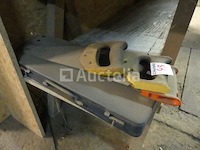 Werkbank en inhoud van de plank - afbeelding 14 van  14