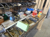Werkbank en inhoud - afbeelding 2 van  14