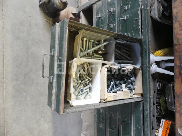 Werkbank en inhoud - afbeelding 5 van  14