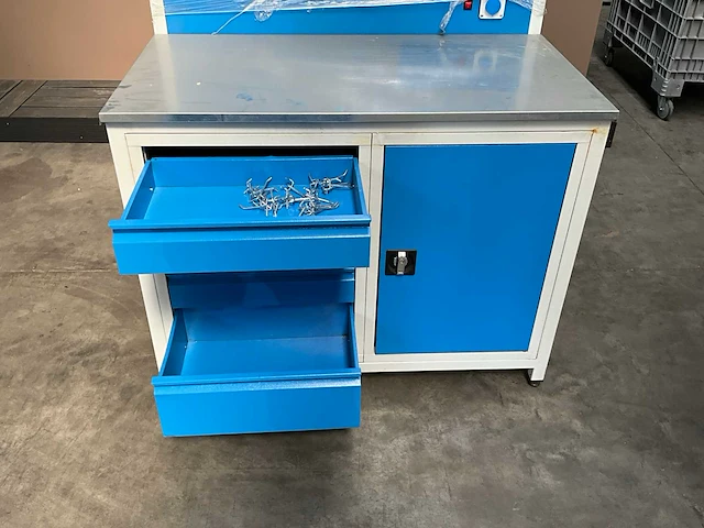 Werkbank in metaal - afbeelding 6 van  6