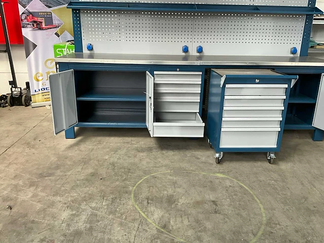 Werkbank in metaal - afbeelding 2 van  12