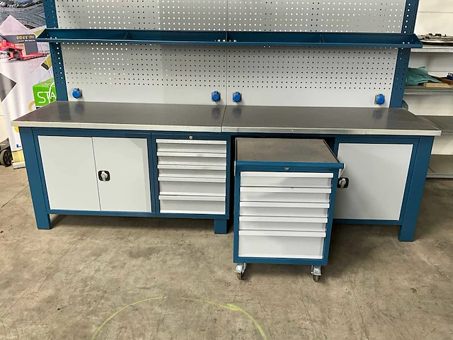 Werkbank in metaal - afbeelding 5 van  12