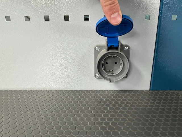 Werkbank in metaal - afbeelding 11 van  12