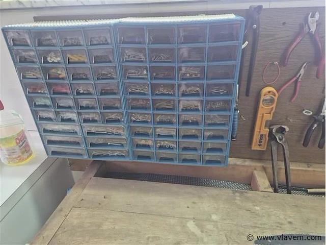 Werkbank met attributen 180x60x87cm - afbeelding 2 van  8