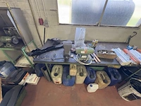 Werkbank met bankschroef, slijpmolen,…. - afbeelding 5 van  12