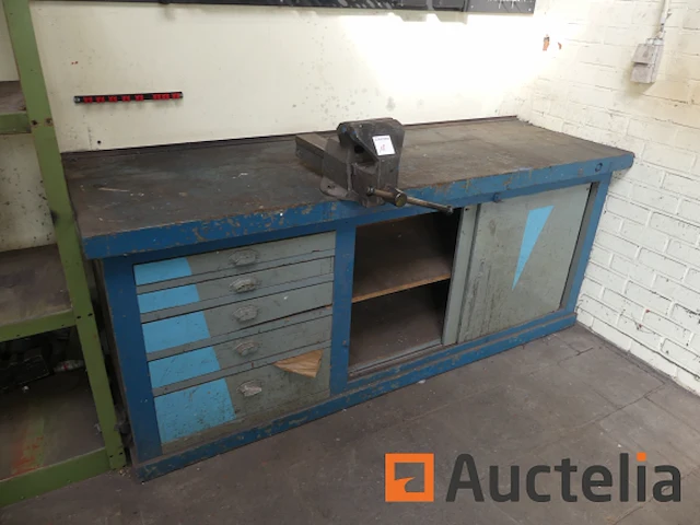 Werkbank met bankschroef - afbeelding 1 van  7