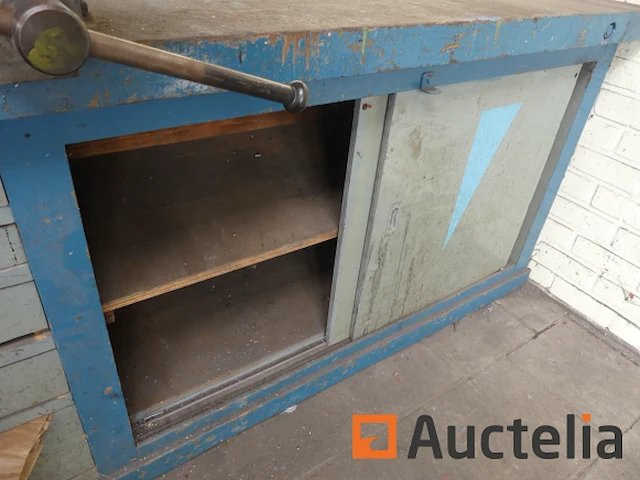 Werkbank met bankschroef - afbeelding 2 van  7