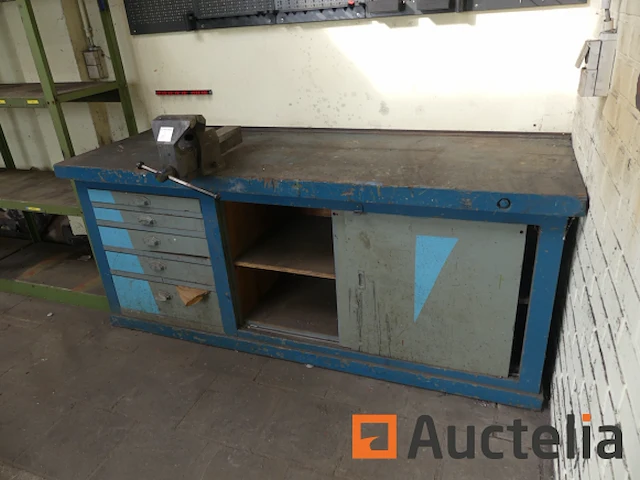Werkbank met bankschroef - afbeelding 5 van  7