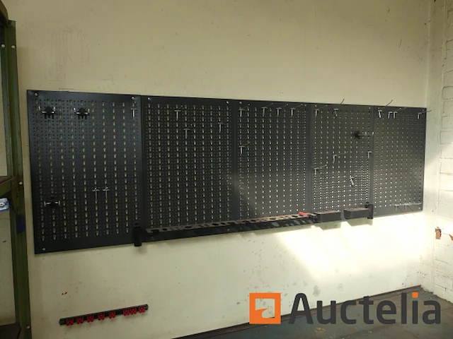 Werkbank met bankschroef - afbeelding 6 van  7