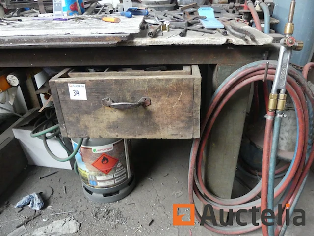 Werkbank met bankschroef - afbeelding 5 van  11