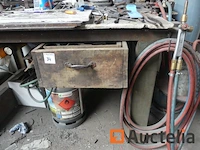 Werkbank met bankschroef - afbeelding 5 van  11