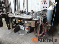 Werkbank met bankschroef - afbeelding 6 van  11