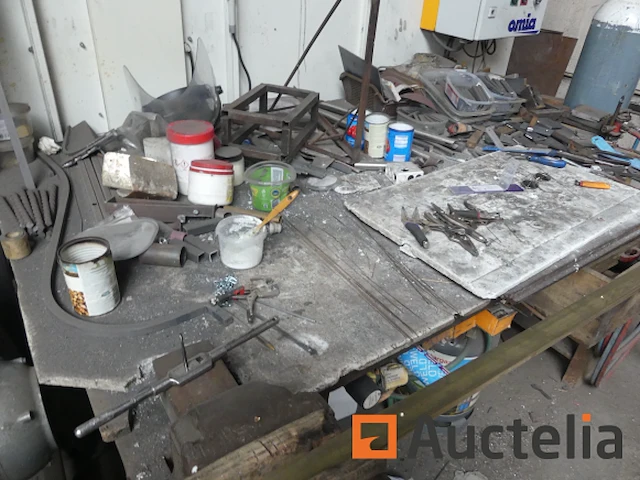 Werkbank met bankschroef - afbeelding 7 van  11