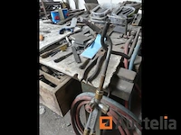 Werkbank met bankschroef - afbeelding 11 van  11
