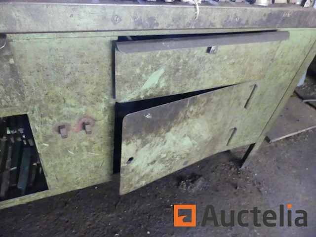 Werkbank met bankschroeven - afbeelding 6 van  7