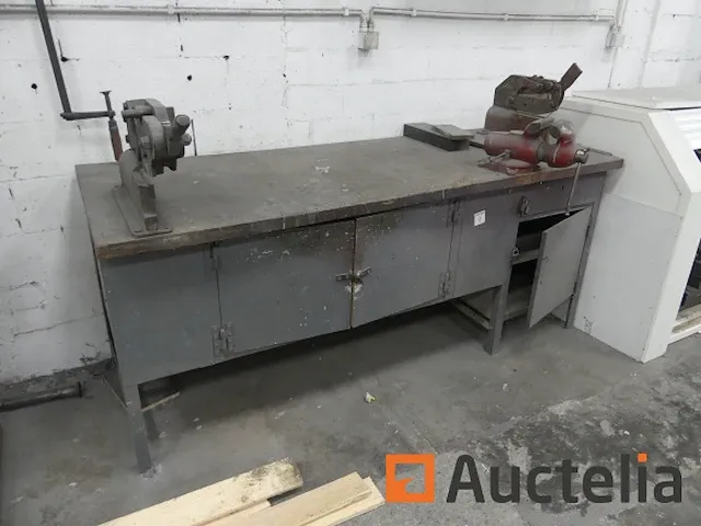 Werkbank met gereedschap - afbeelding 3 van  6