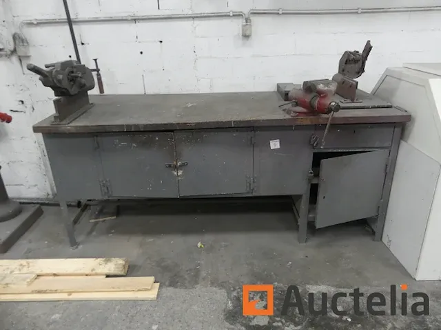 Werkbank met gereedschap - afbeelding 5 van  6