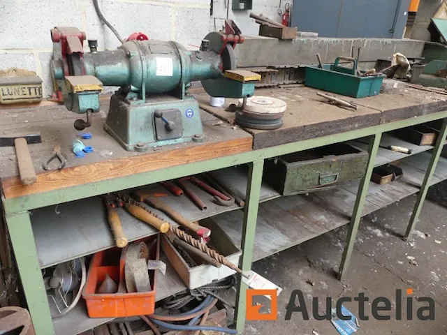 Werkbank met inhoud - afbeelding 7 van  8