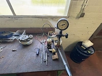 Werkbank met injectortester - afbeelding 2 van  9