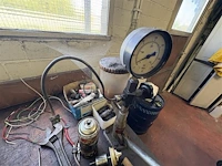 Werkbank met injectortester - afbeelding 4 van  9
