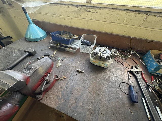 Werkbank met injectortester - afbeelding 6 van  9
