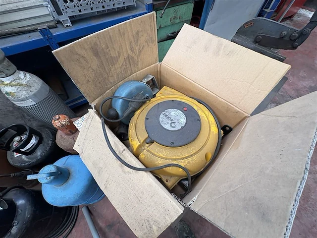 Werkbank met plaatschaar - afbeelding 6 van  7