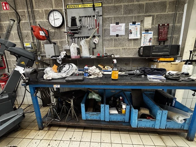 Werkbank vv. bankschroef - afbeelding 1 van  5