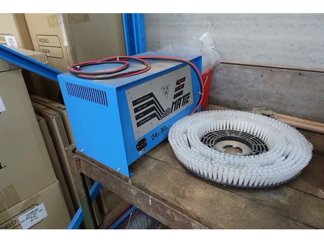Werkbank + werkmateriaal - afbeelding 2 van  7