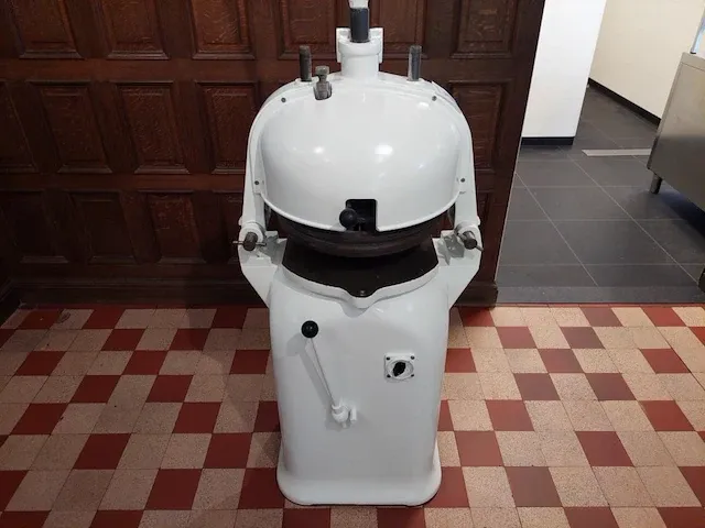 Werkend vintage opbolmachine - afbeelding 2 van  8