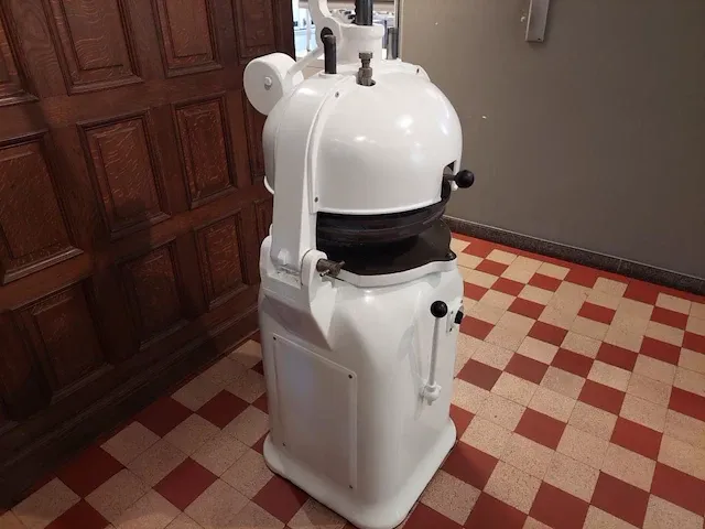 Werkend vintage opbolmachine - afbeelding 3 van  8