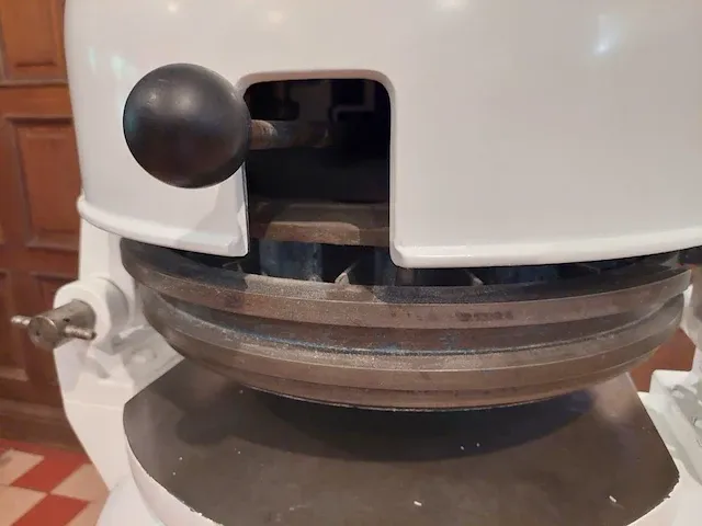 Werkend vintage opbolmachine - afbeelding 6 van  8