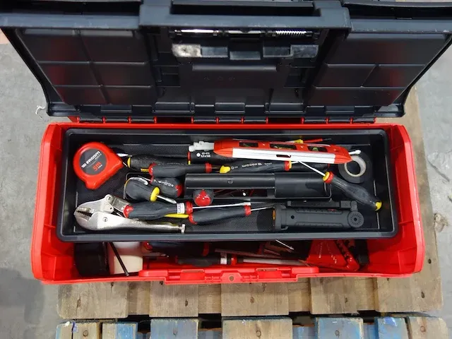Werkkoffer met werkgereedschap - afbeelding 3 van  4