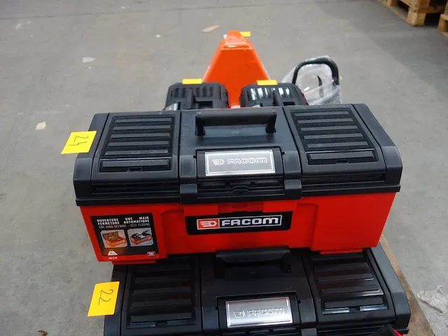 Werkkoffer met werkgereedschap - afbeelding 2 van  4