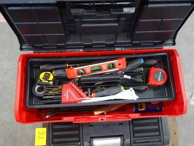Werkkoffer met werkgereedschap - afbeelding 3 van  4