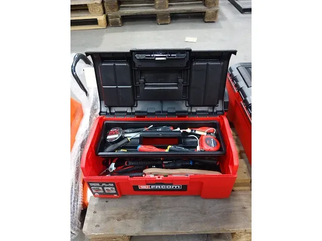 Werkkoffer met werkgereedschap - afbeelding 1 van  4