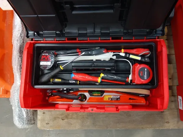 Werkkoffer met werkgereedschap - afbeelding 3 van  4