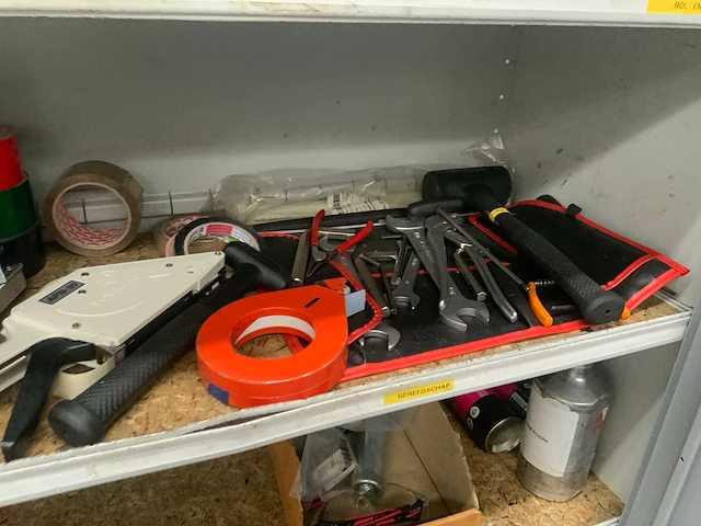 Werkplaats kast met inhoud - afbeelding 4 van  7