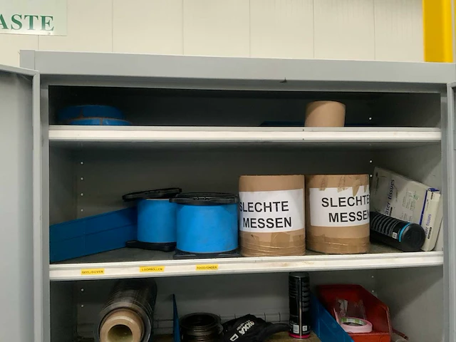 Werkplaats kast met inhoud - afbeelding 6 van  7