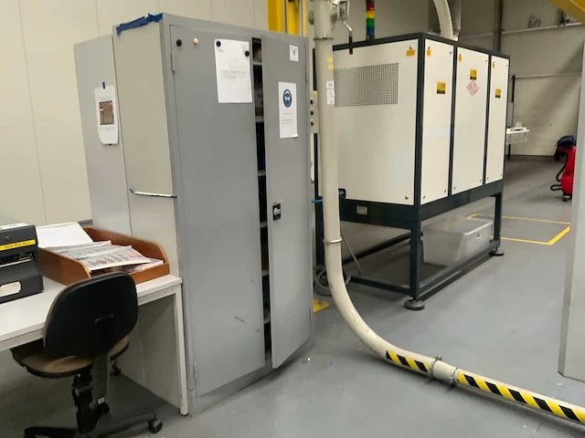 Werkplaats kast met inhoud - afbeelding 7 van  7