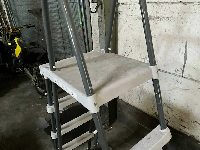 Werkplaats trap - afbeelding 4 van  4